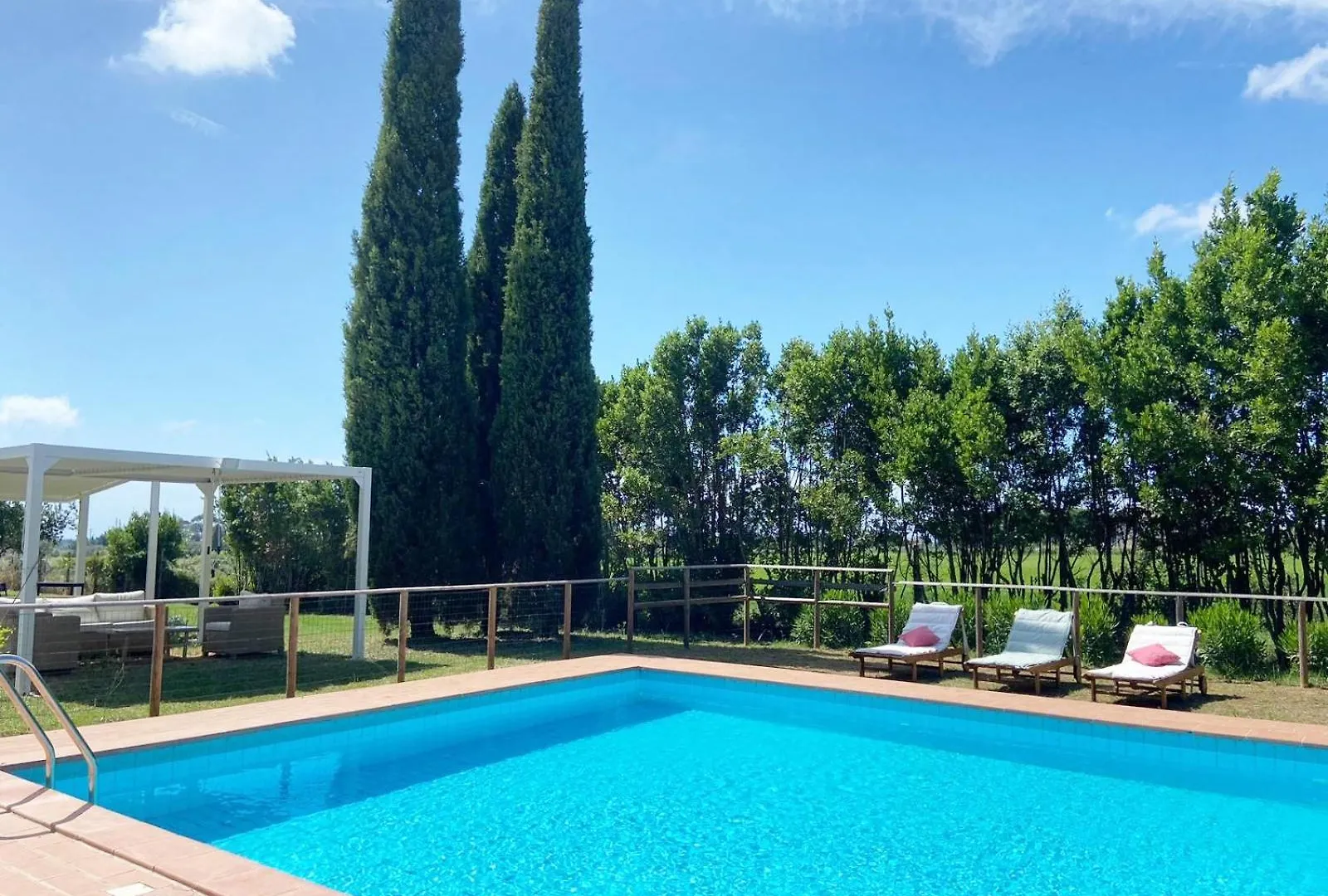 Appartamento Relais Casale Il Poggetto - I Pini By Zoom In Earth Cecina